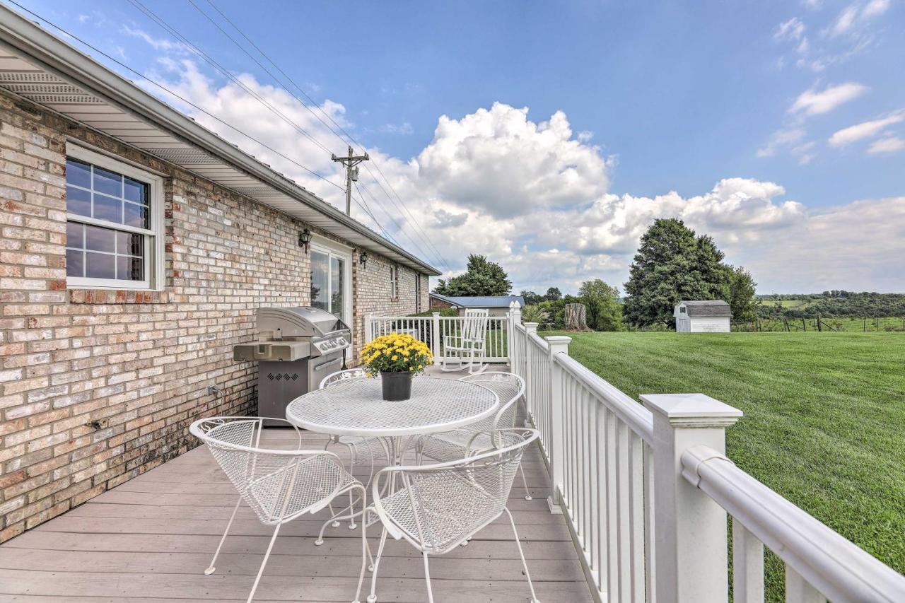 Villa Charming Williamstown Retreat With Private Yard Exterior foto
